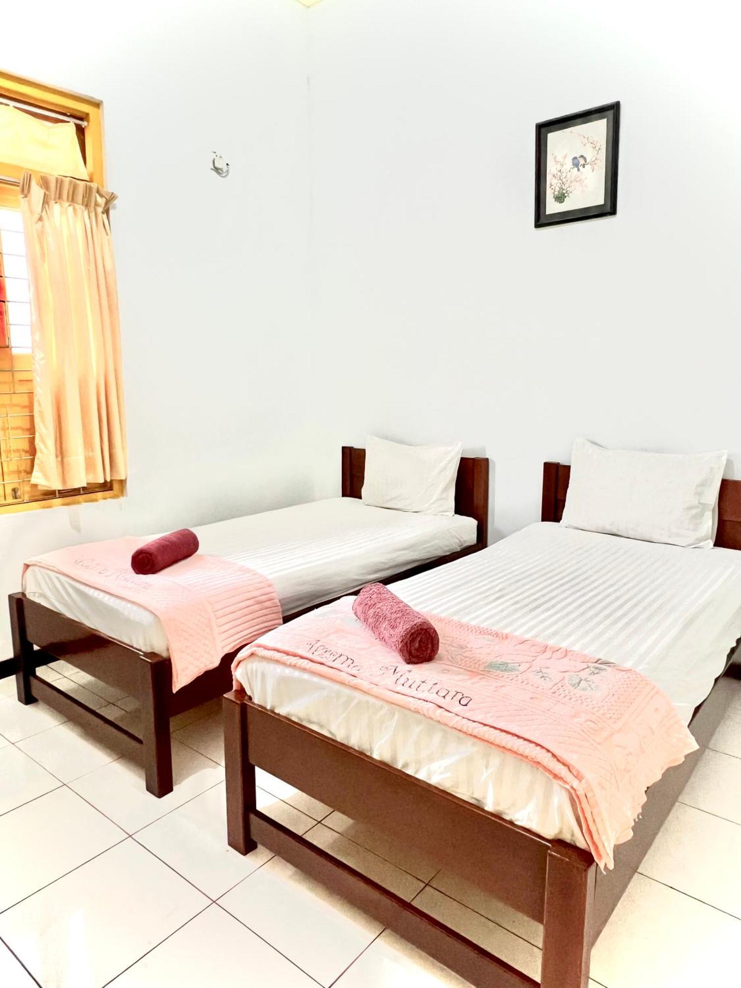 Wisma Mutiara Padang  Ngoại thất bức ảnh