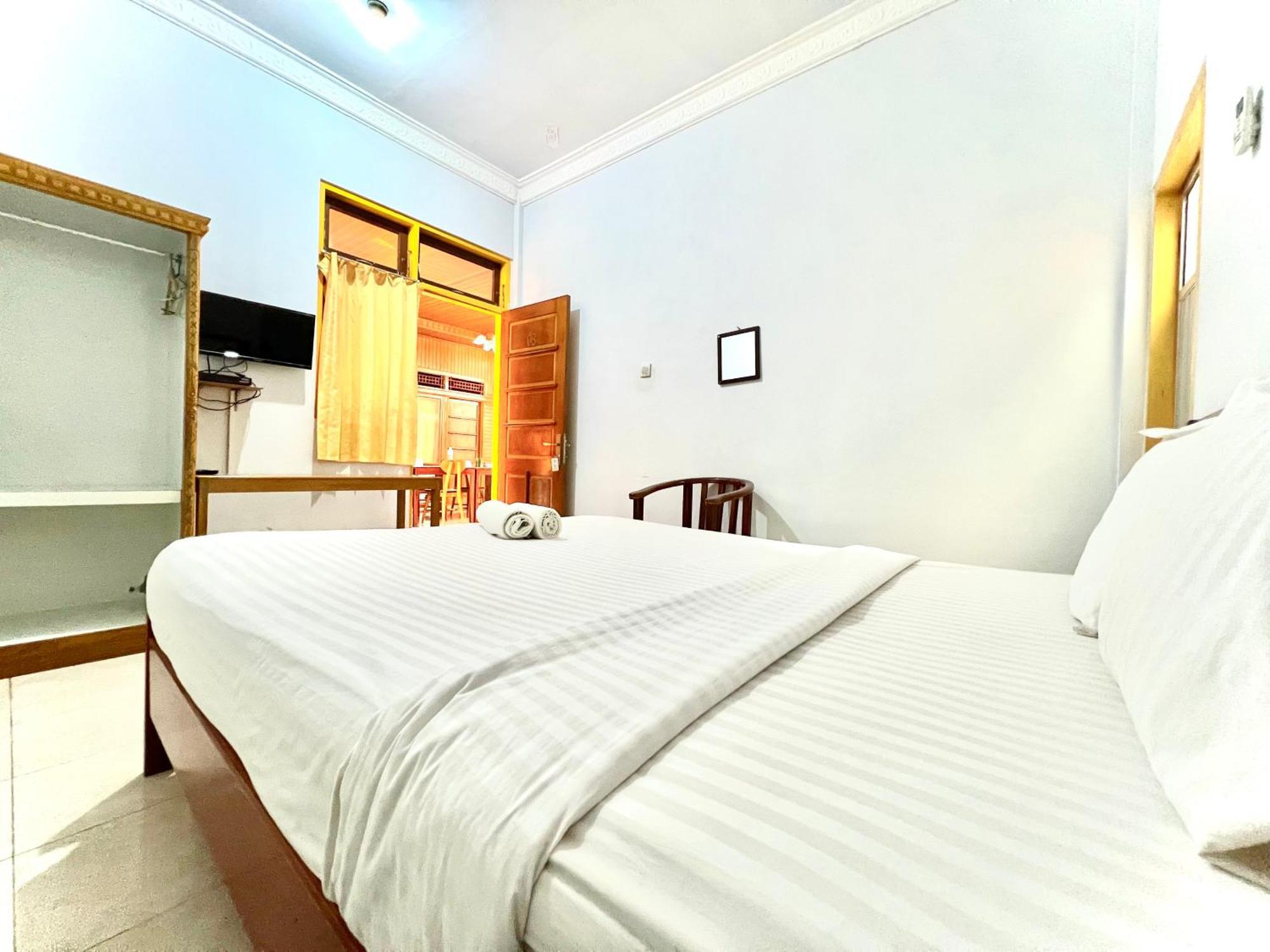 Wisma Mutiara Padang  Ngoại thất bức ảnh