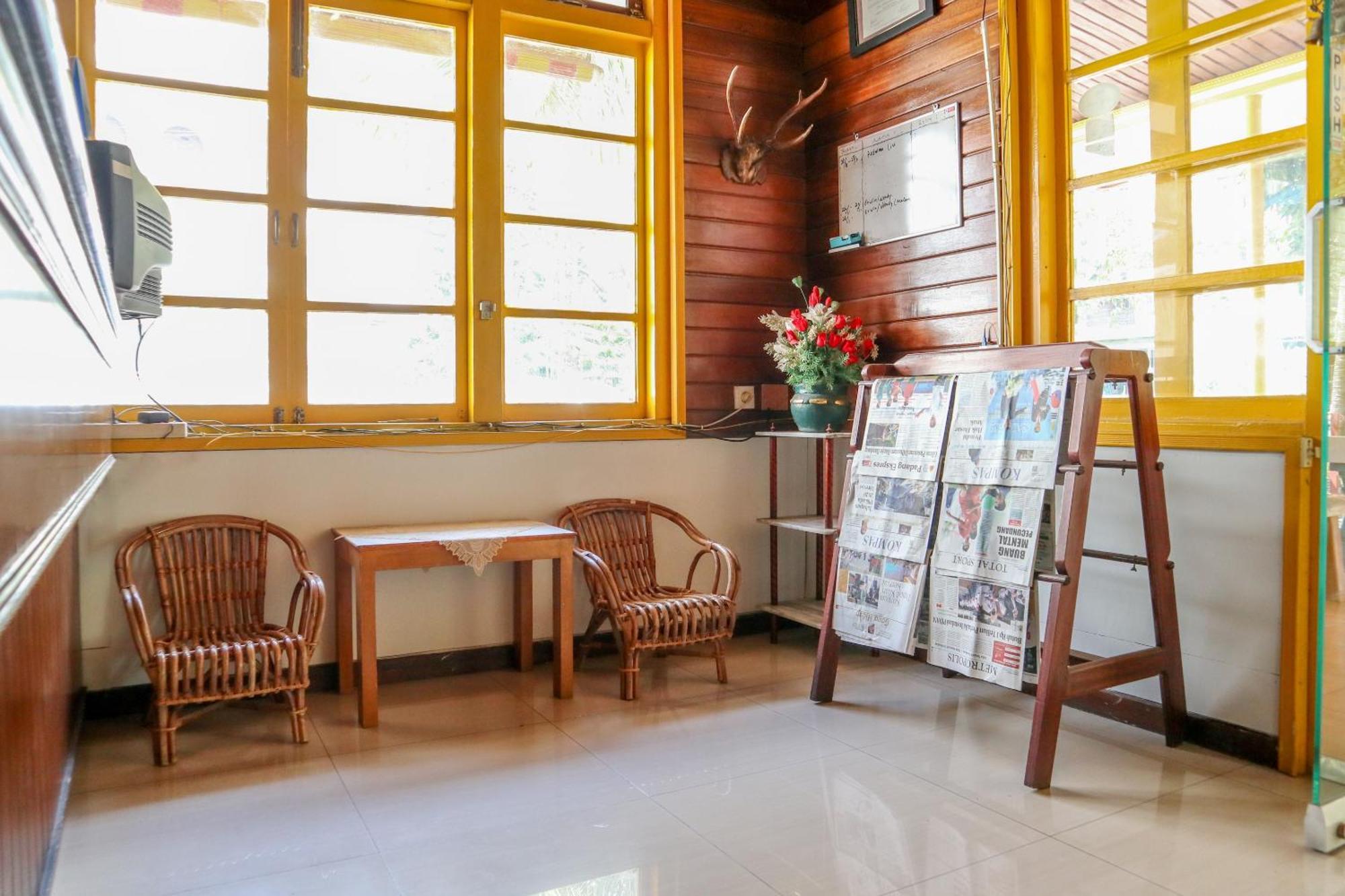 Wisma Mutiara Padang  Ngoại thất bức ảnh