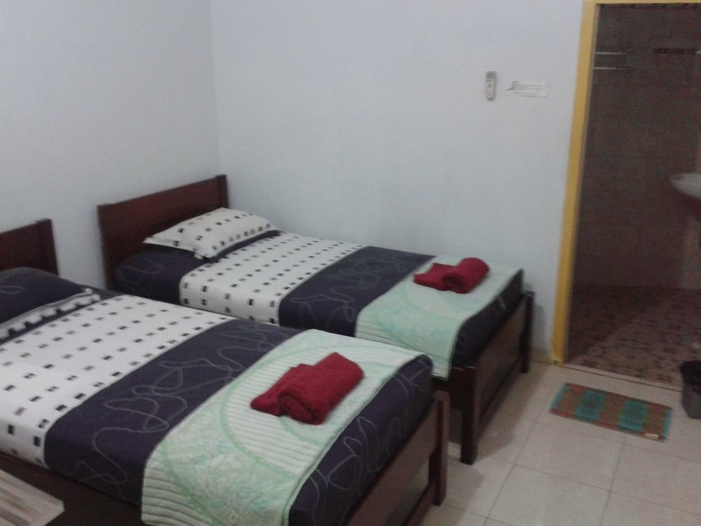 Wisma Mutiara Padang  Ngoại thất bức ảnh