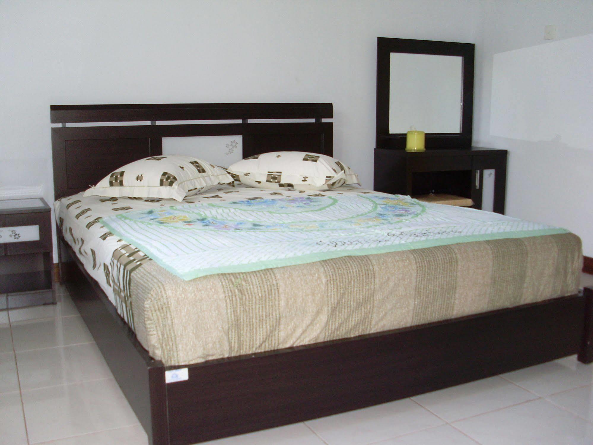 Wisma Mutiara Padang  Ngoại thất bức ảnh